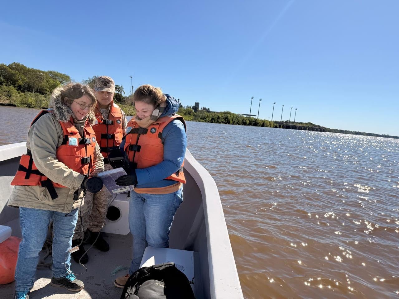 La APA monitorea la calidad del agua del río Paraguay y su vínculo con las actividades productivas