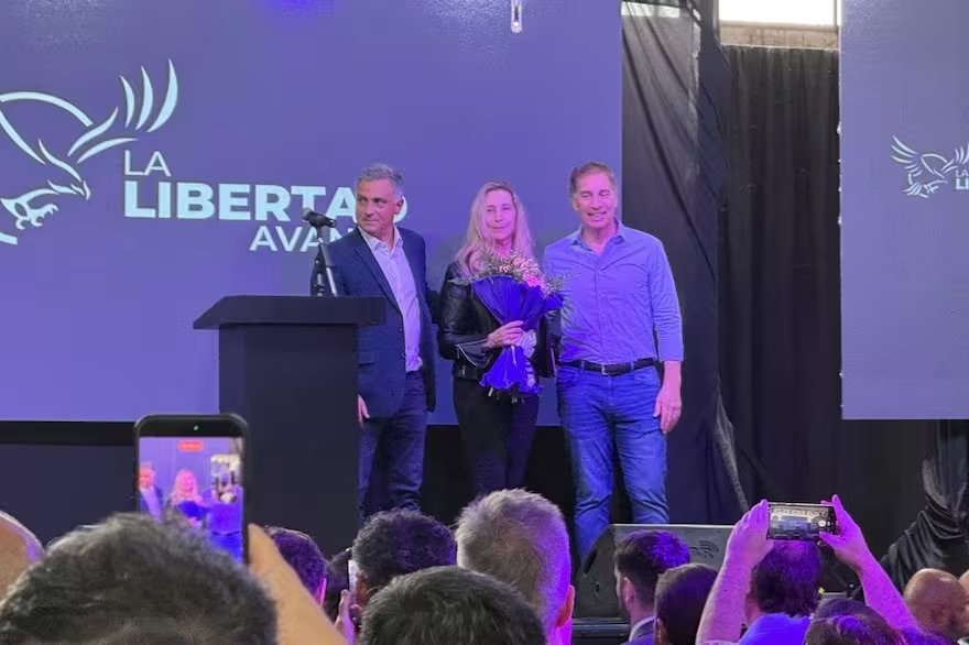Milei lanzó el armado electoral de LLA en Buenos Aires: Santilli como apuesta a la gobernación y guiño al PRO para 2027