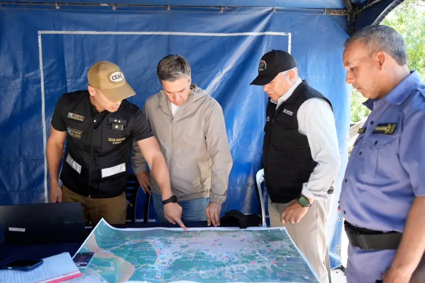 Crecida del río: Zdero supervisó el operativo en Barranqueras y garantizó asistencia integral a las familias evacuadas