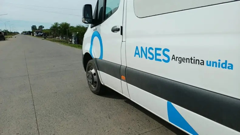 ANSES redobla la asistencia por la emergencia hídrica en Chaco: operativos en Las Palmas y una unidad móvil recorre Puerto Vilelas